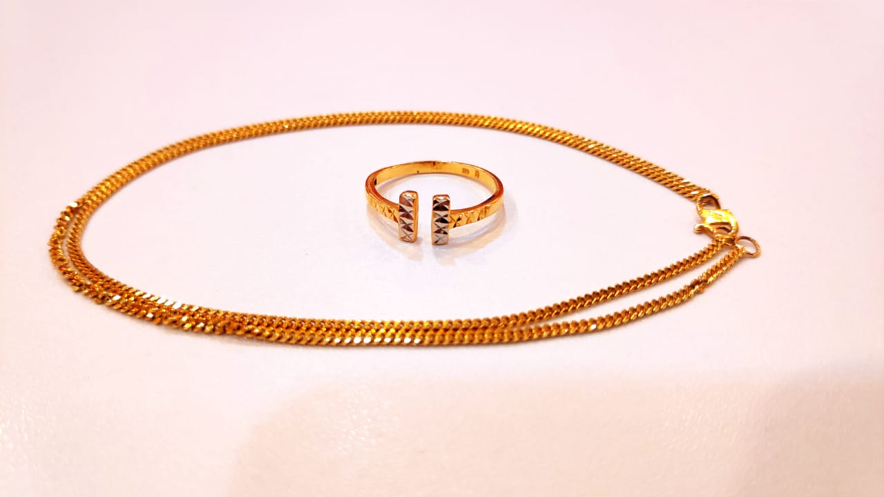 K22 gold necklace and ring