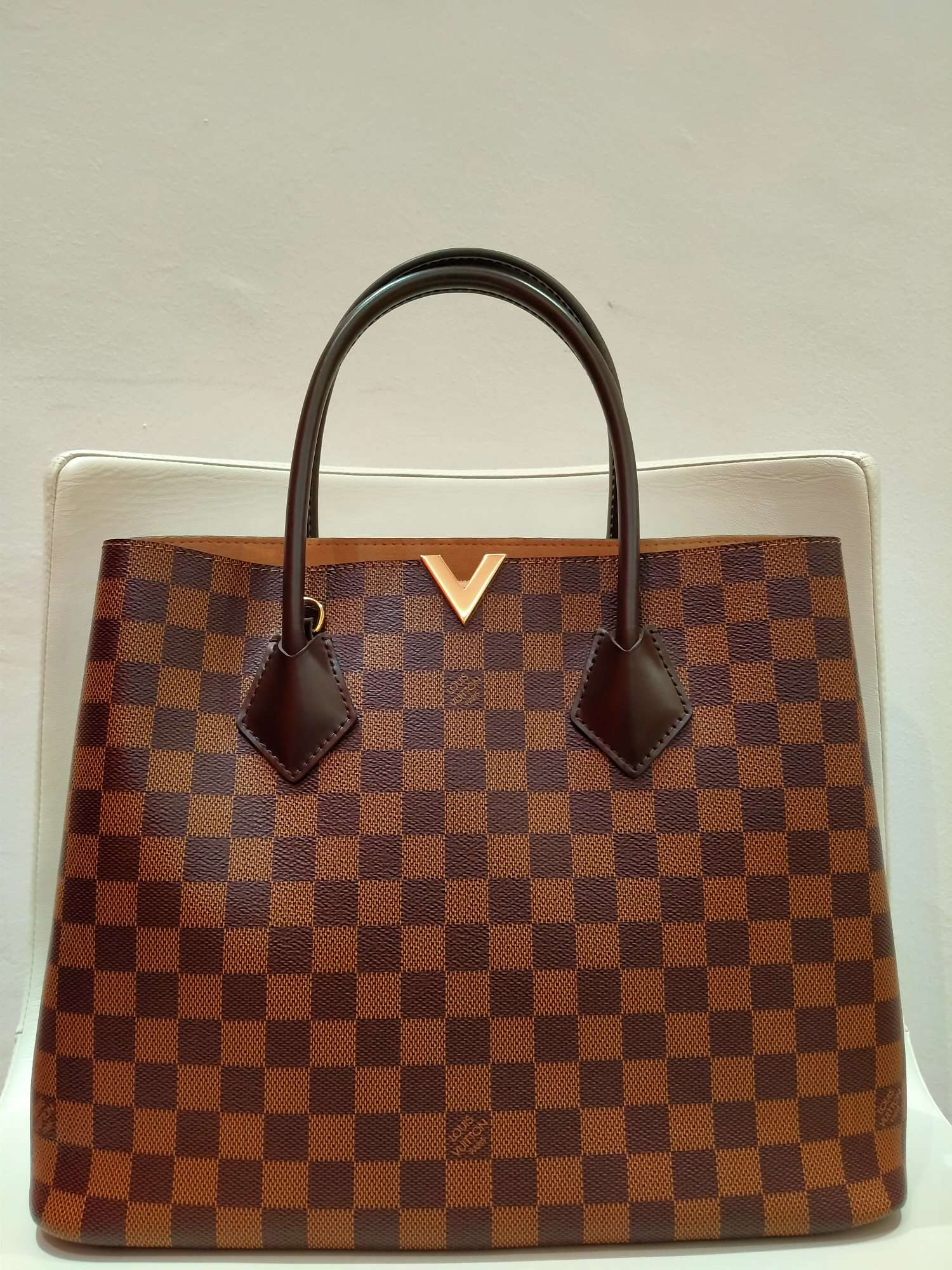 Louis Vuitton Damier Ebene Canvas Kensington V bag
