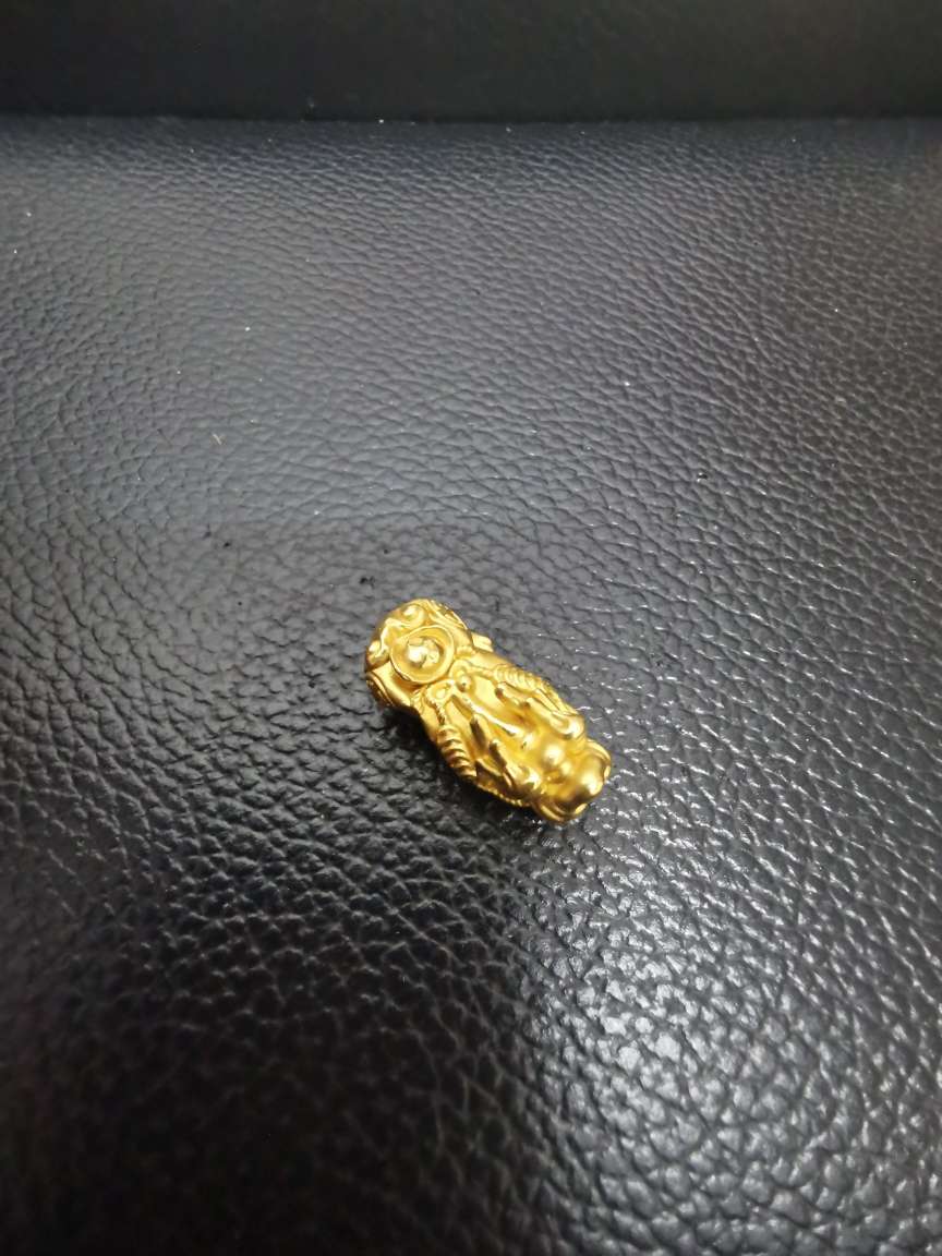 999 gold dragon amulet