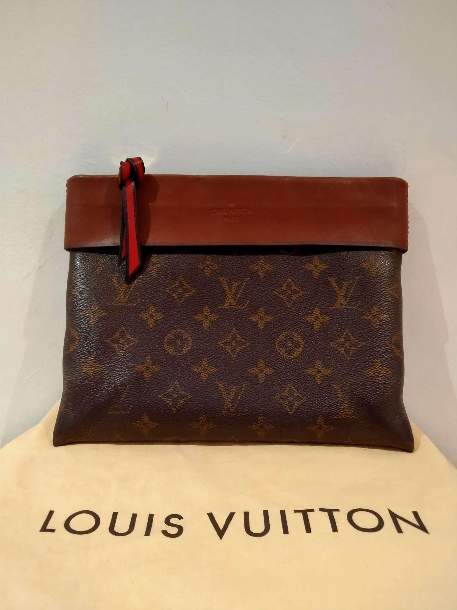 Louis Vuitton Monogram Tuileries Pochette M64035