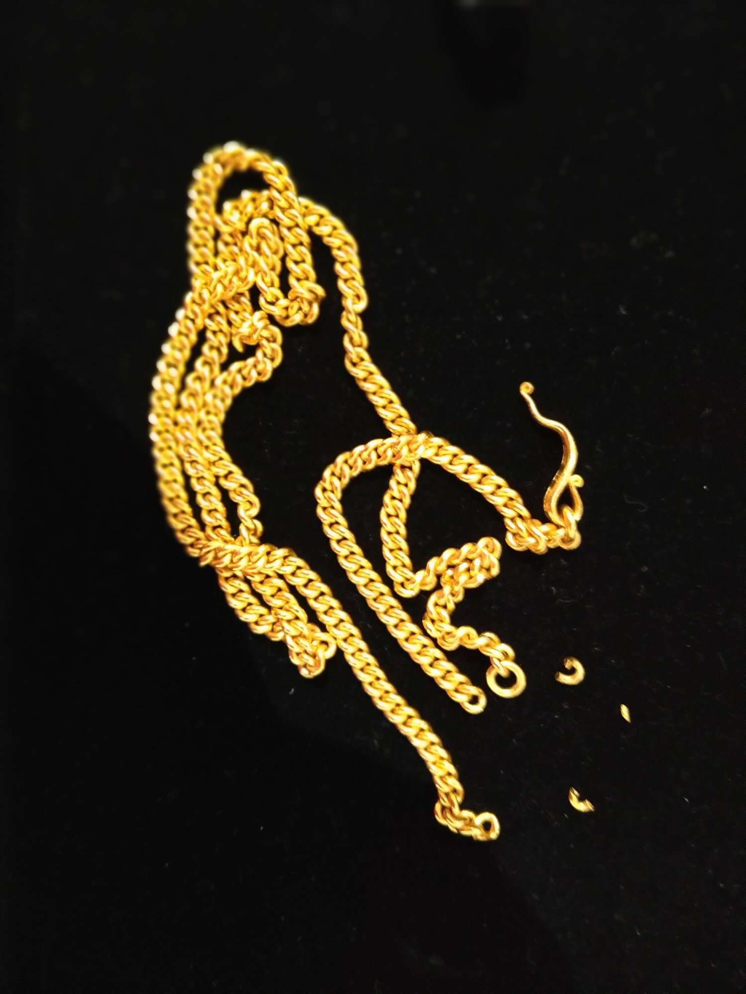 Broken gold necklace