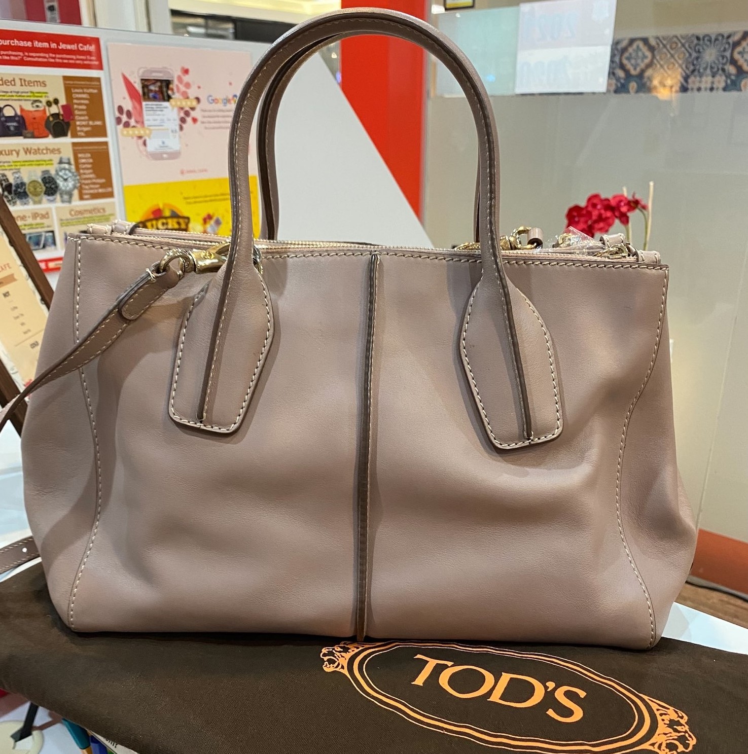 Tod's leather shoulder bag