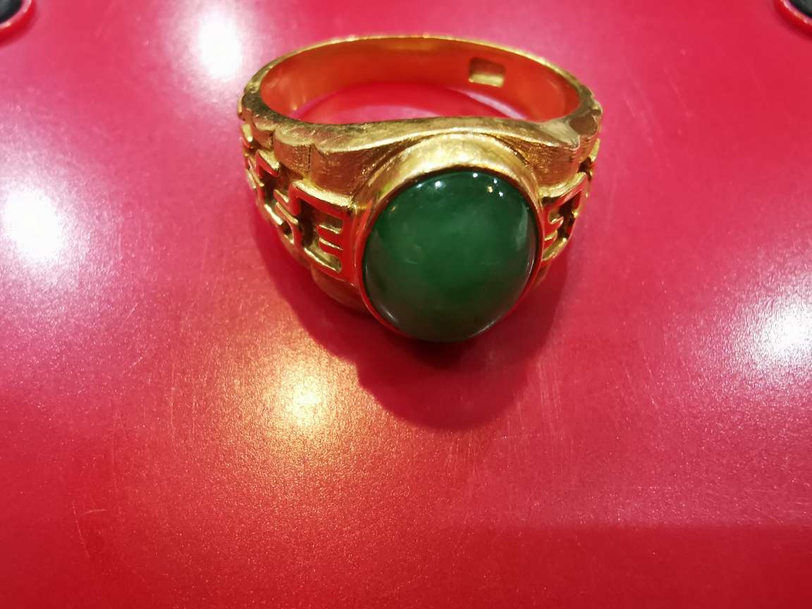 835 gold ring with jade