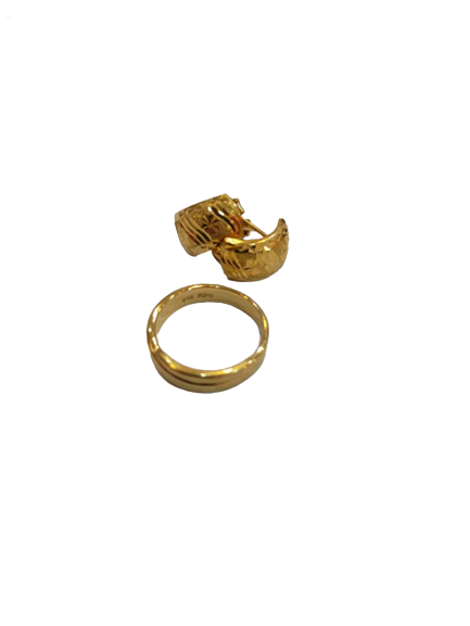 916 gold ring and earrings