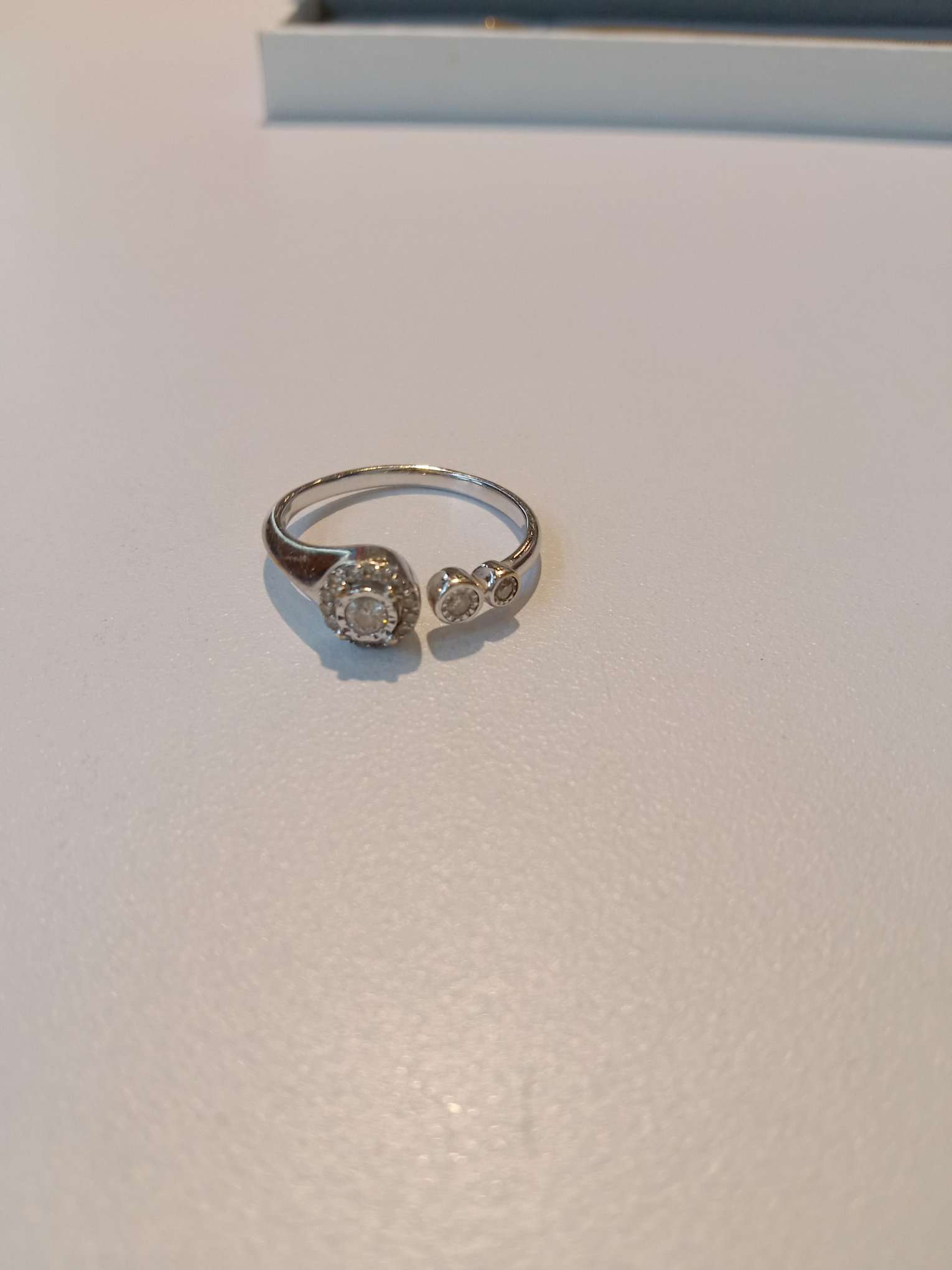 375 gold ring with diamond