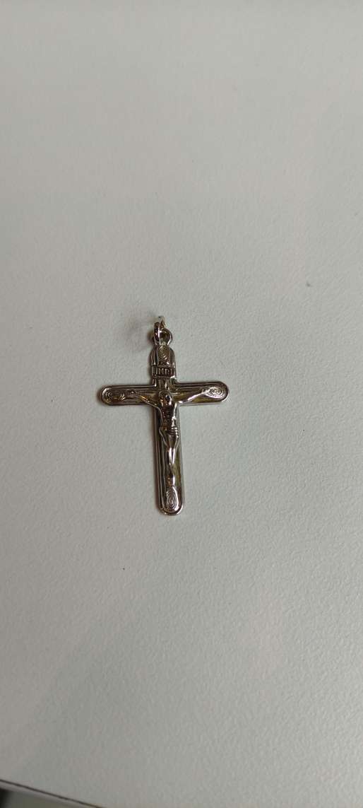750 gold cross pendant
