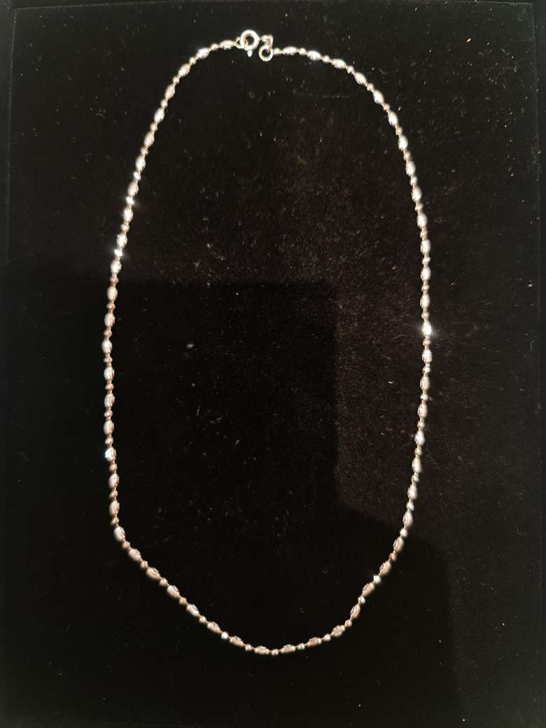 750 white gold necklace
