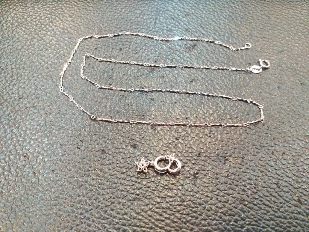 750 white gold necklace and pendant