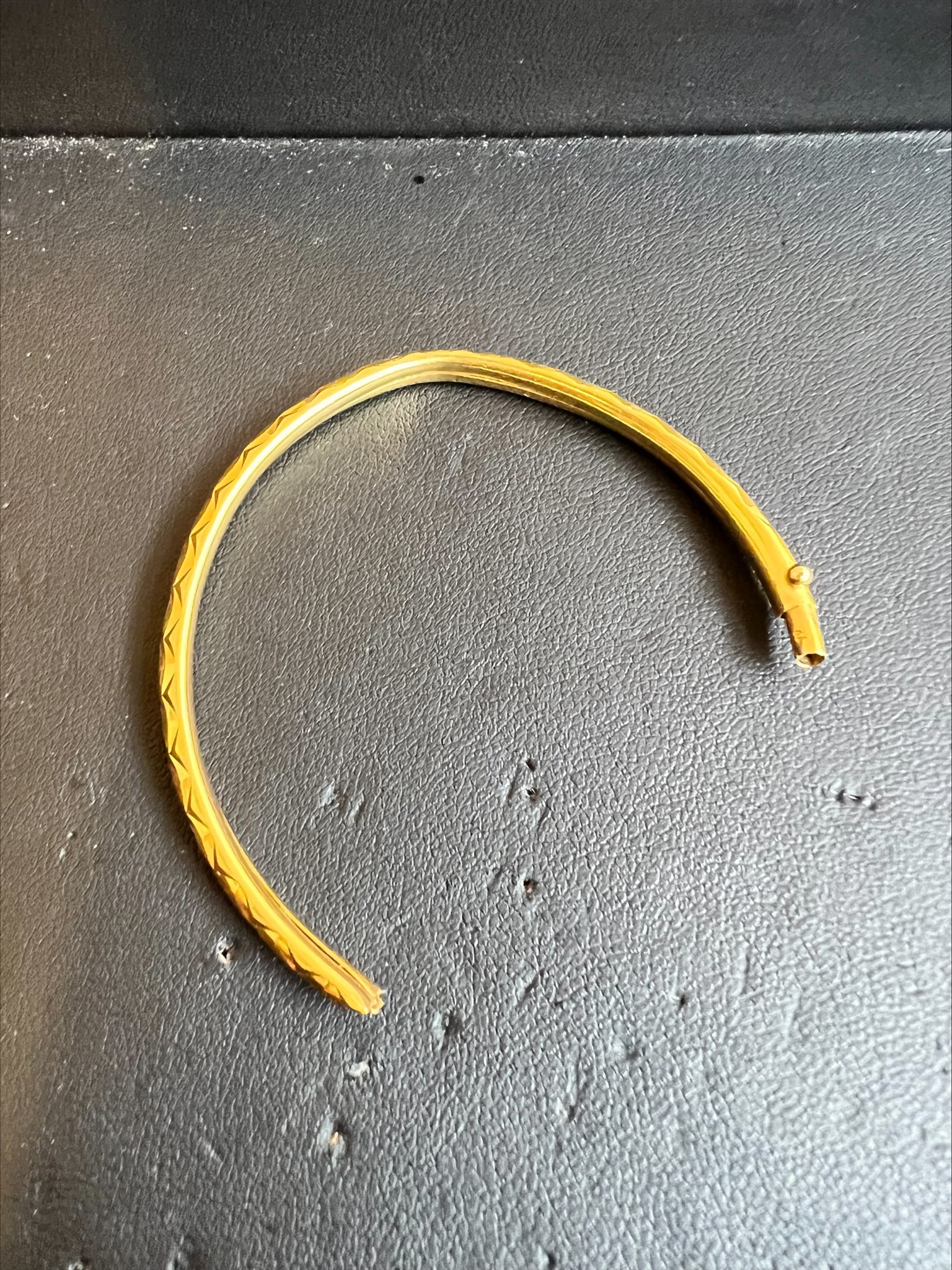 broken 916 gold bangle