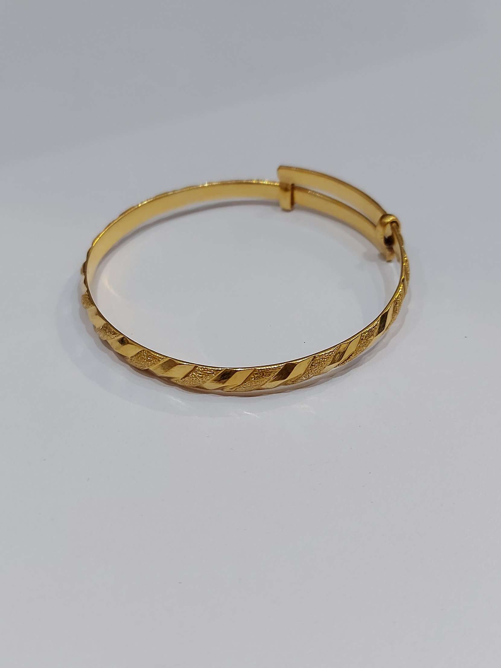 gold bangle