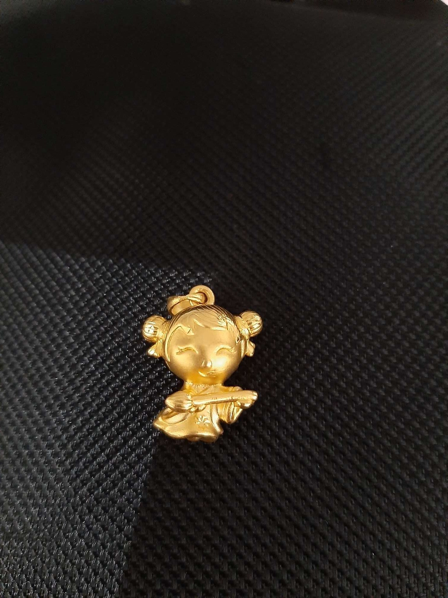 916 gold pendant