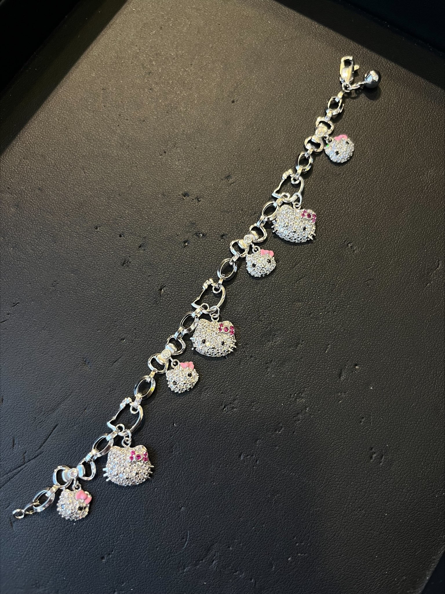 K18 gold hello kitty bracelet