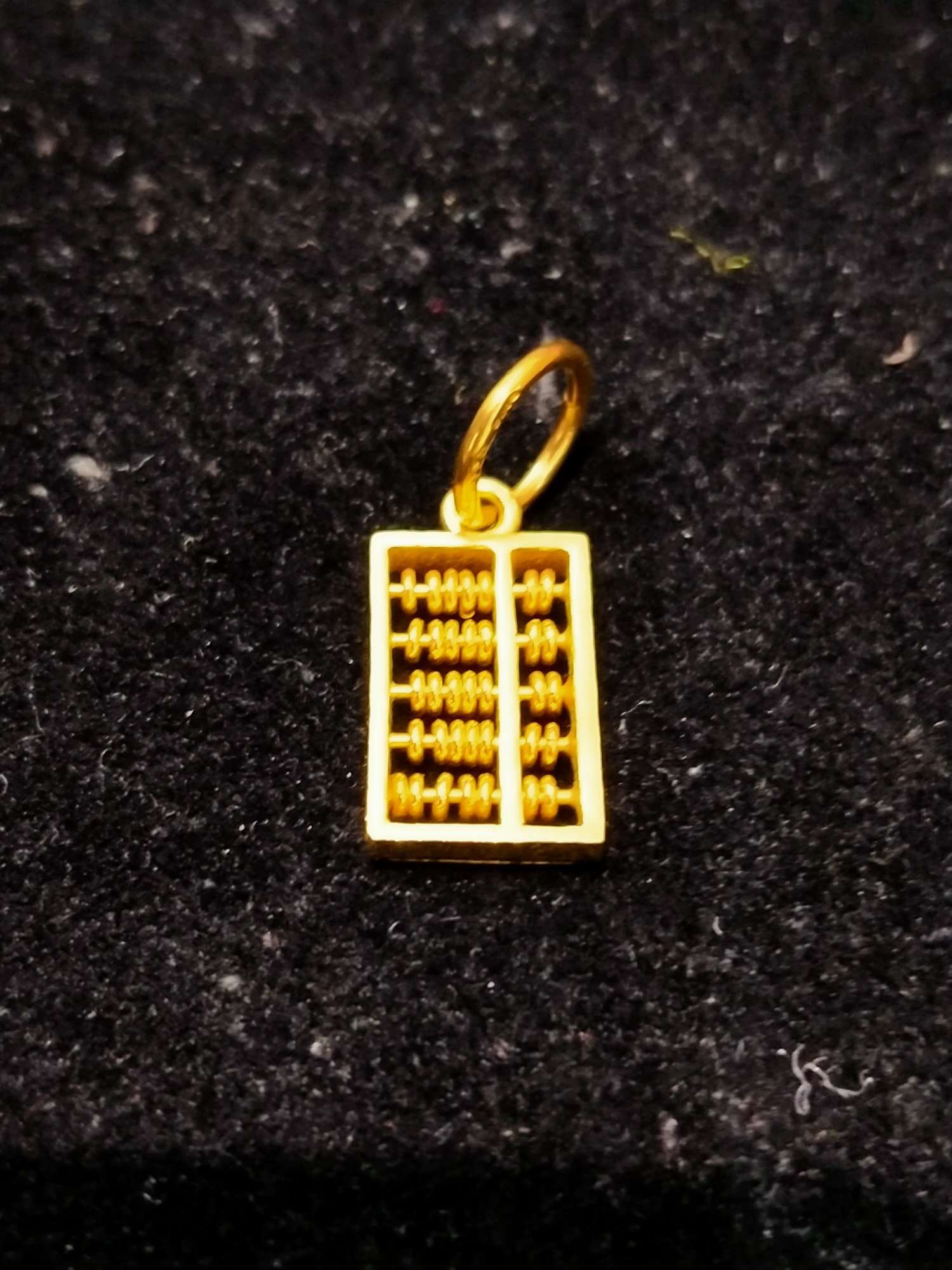 916 gold sempoa pendant