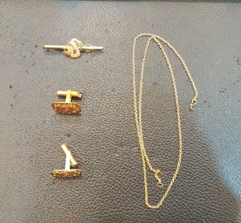 Chin gam gold accessories