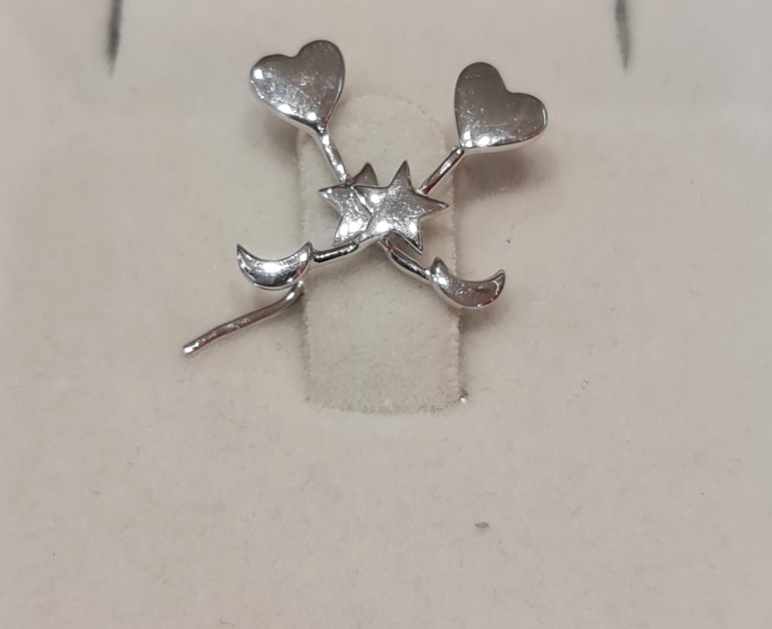 750 white gold earring