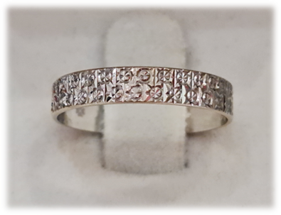 K18 white gold ring