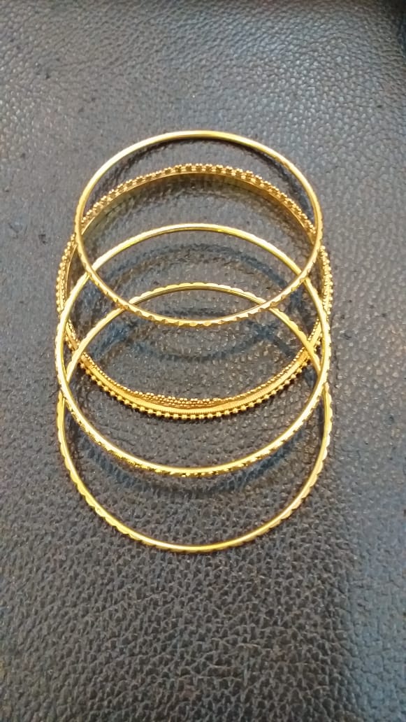 916 gold bangle