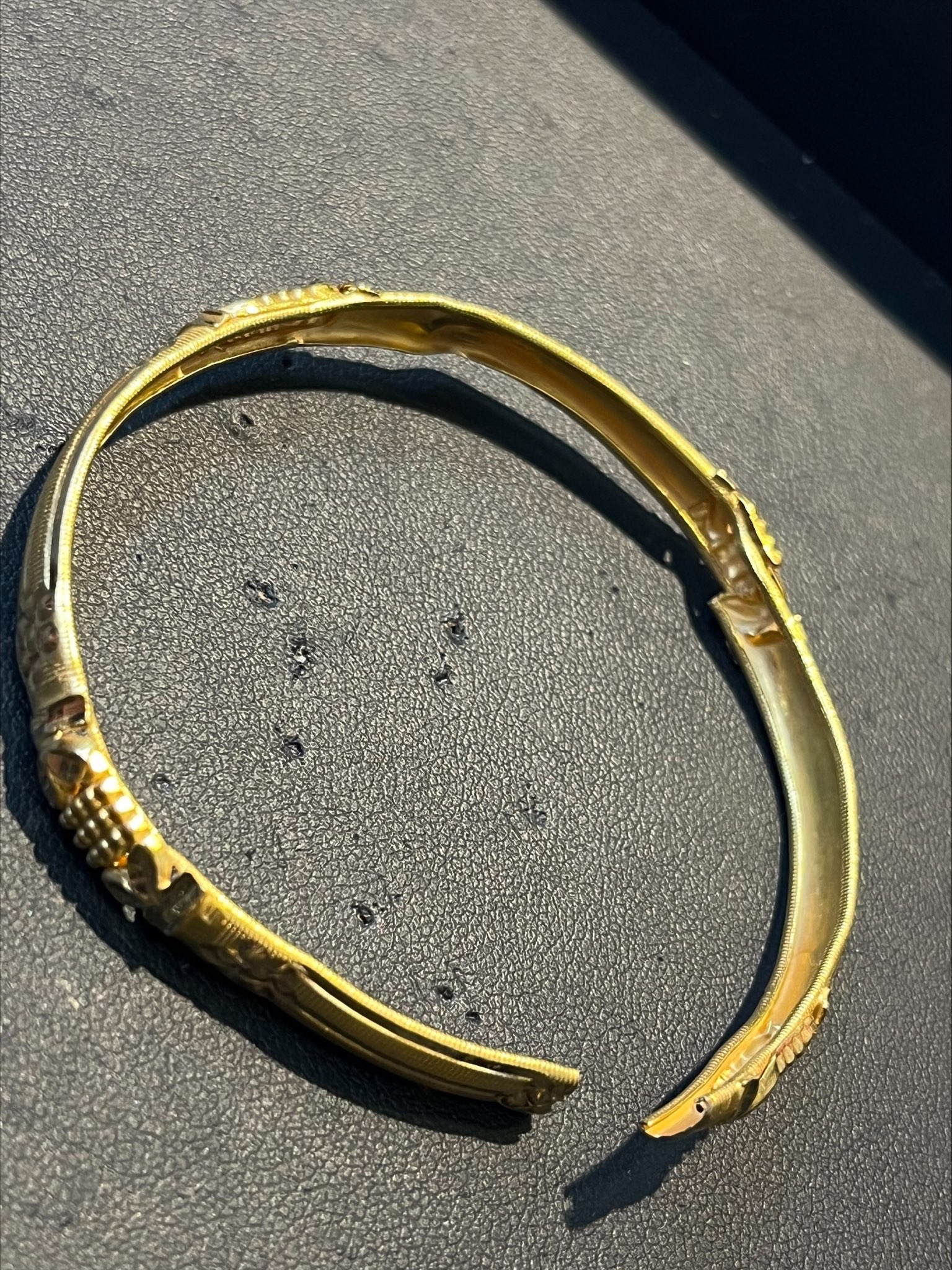 broken 916 gold bangle