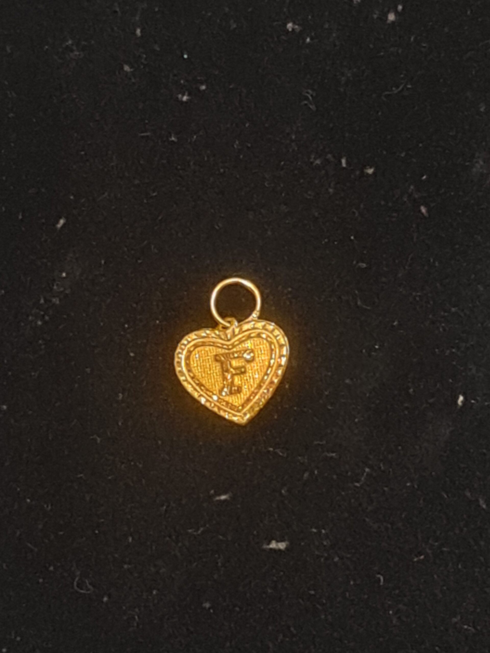 916 gold love-shaped pendant
