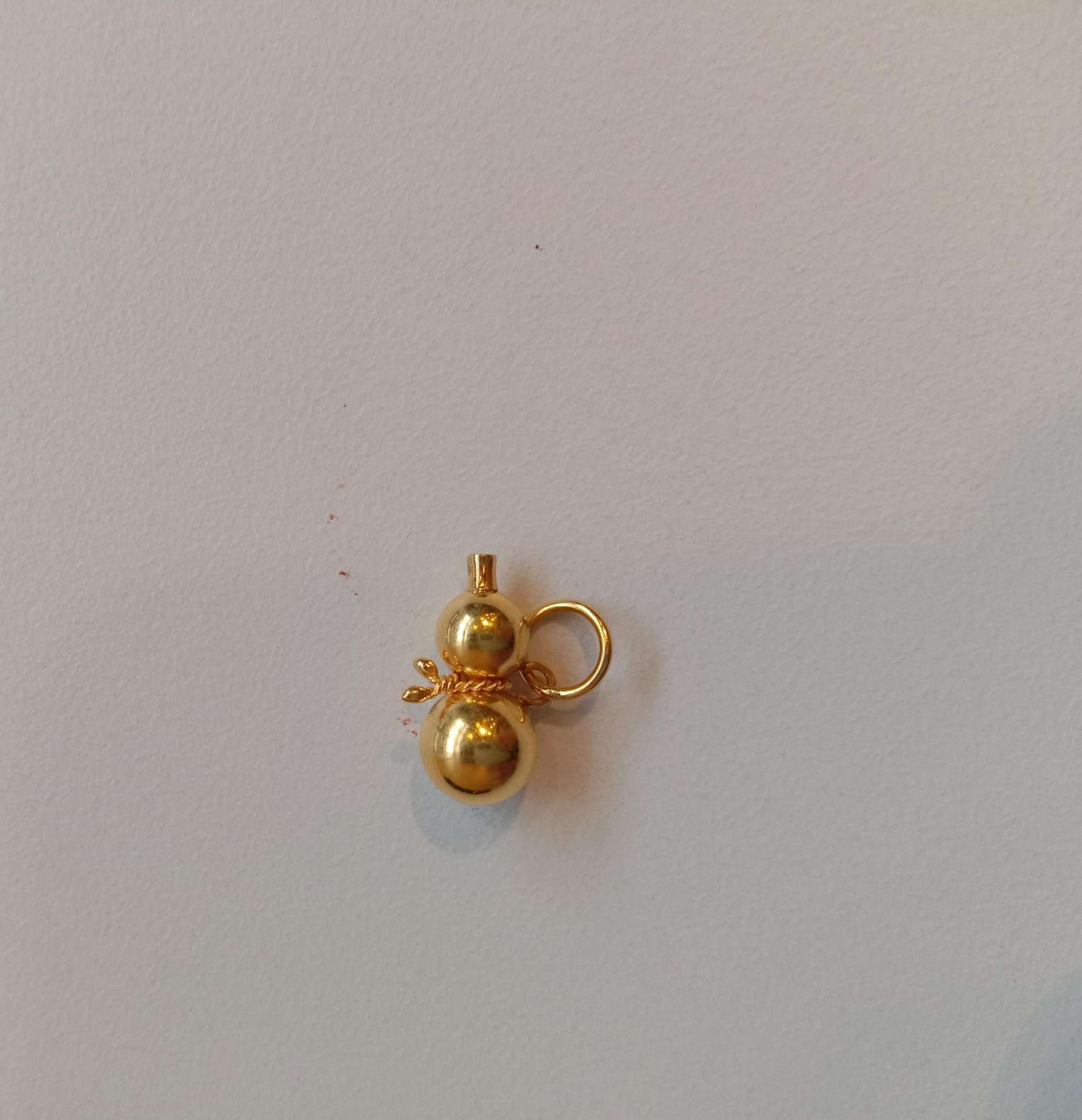 916 gold pendant