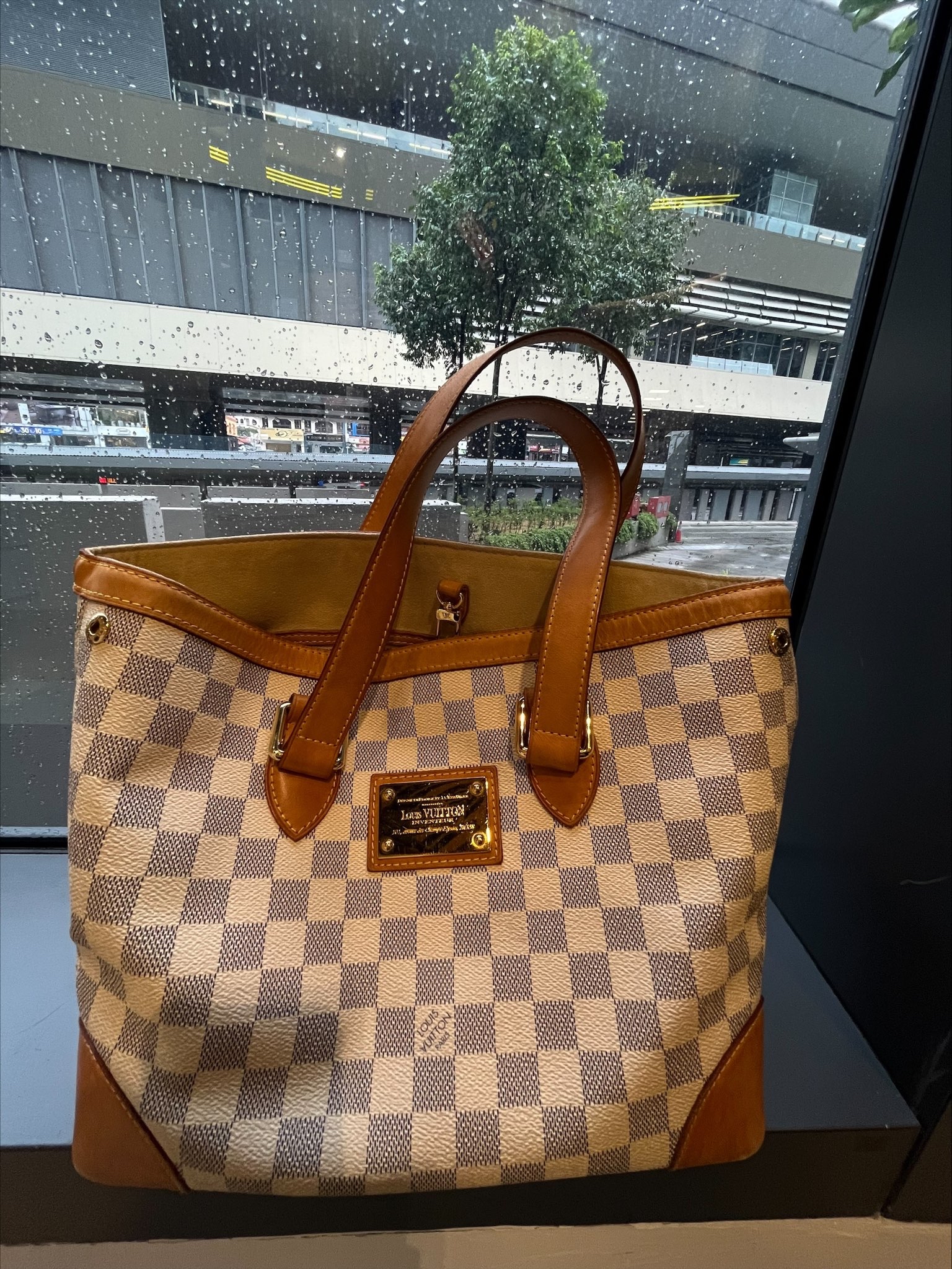Louis Vuitton Damier Canvas Hampstead MM bag