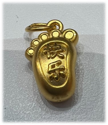 999 gold pendant