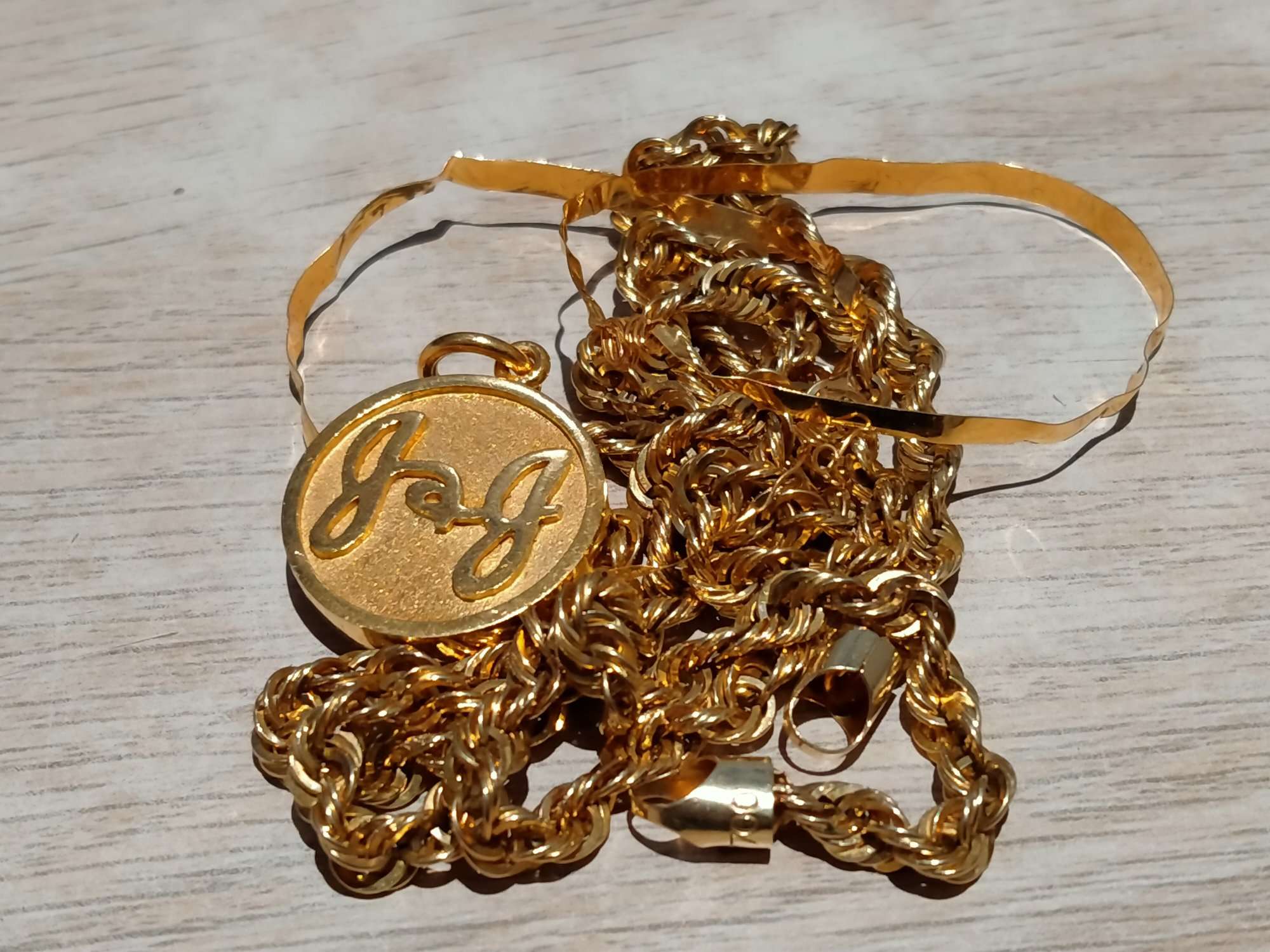 unused gold jewelries