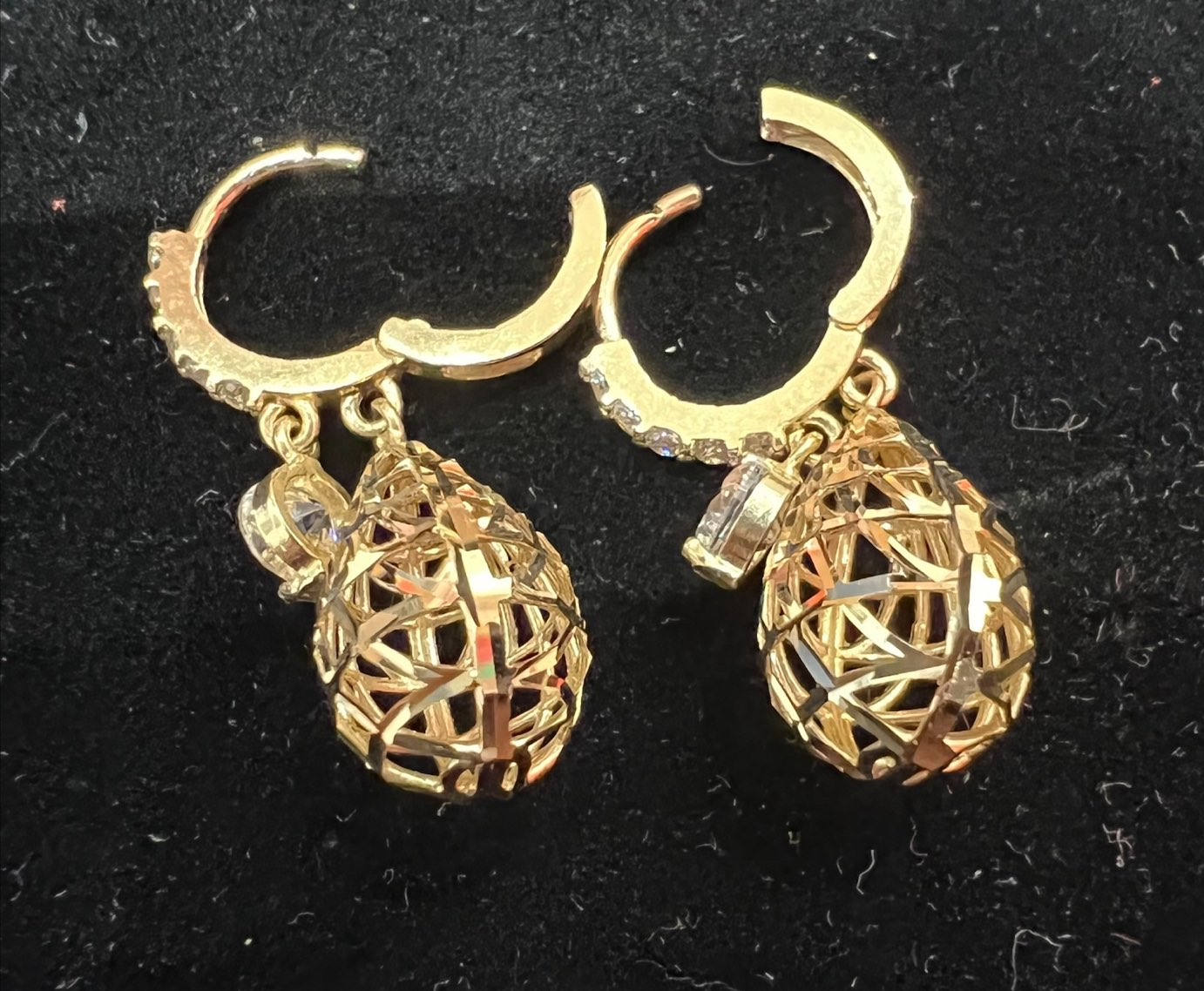 585 gold earrings