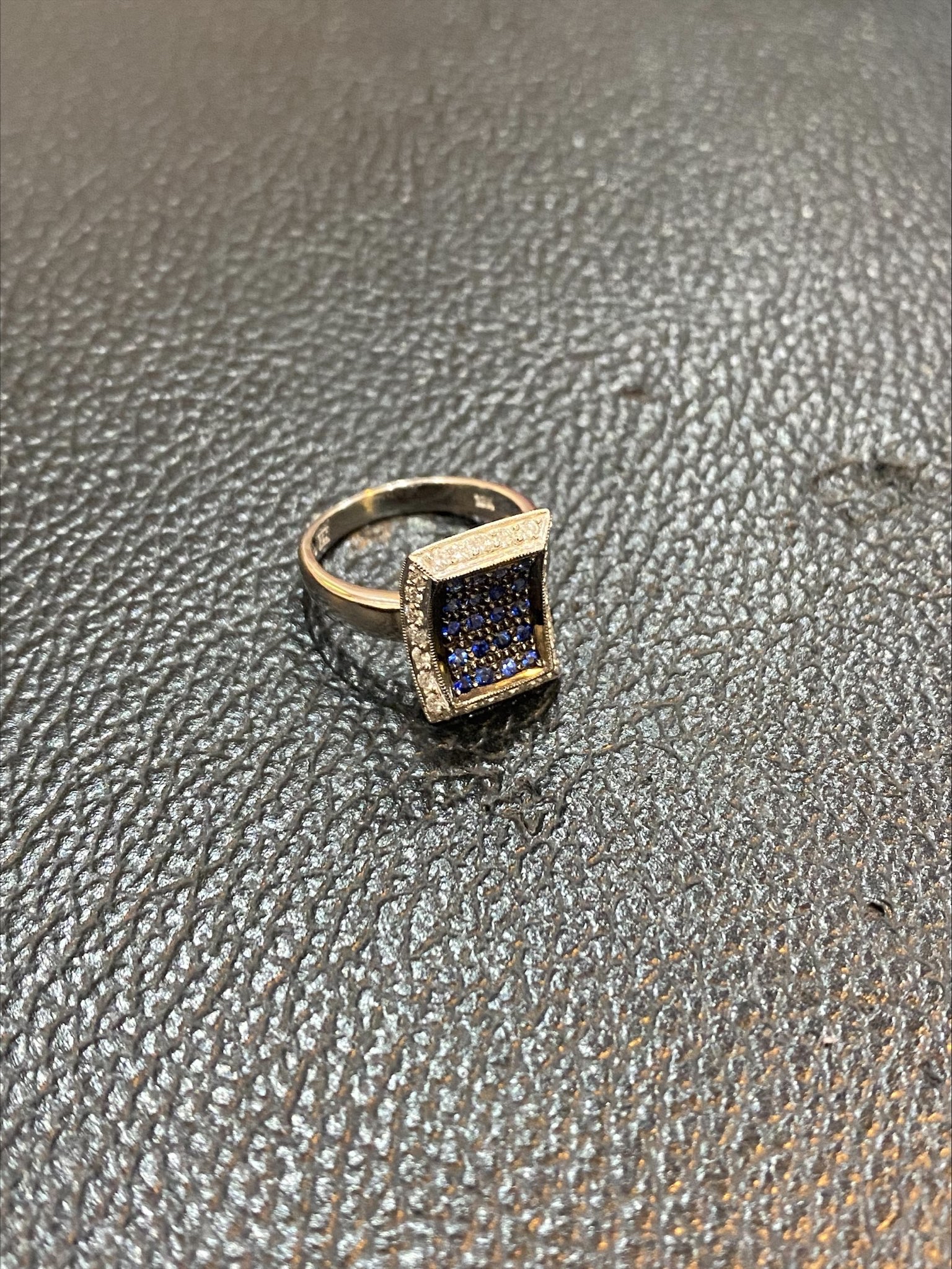 750 ring with melee diamond