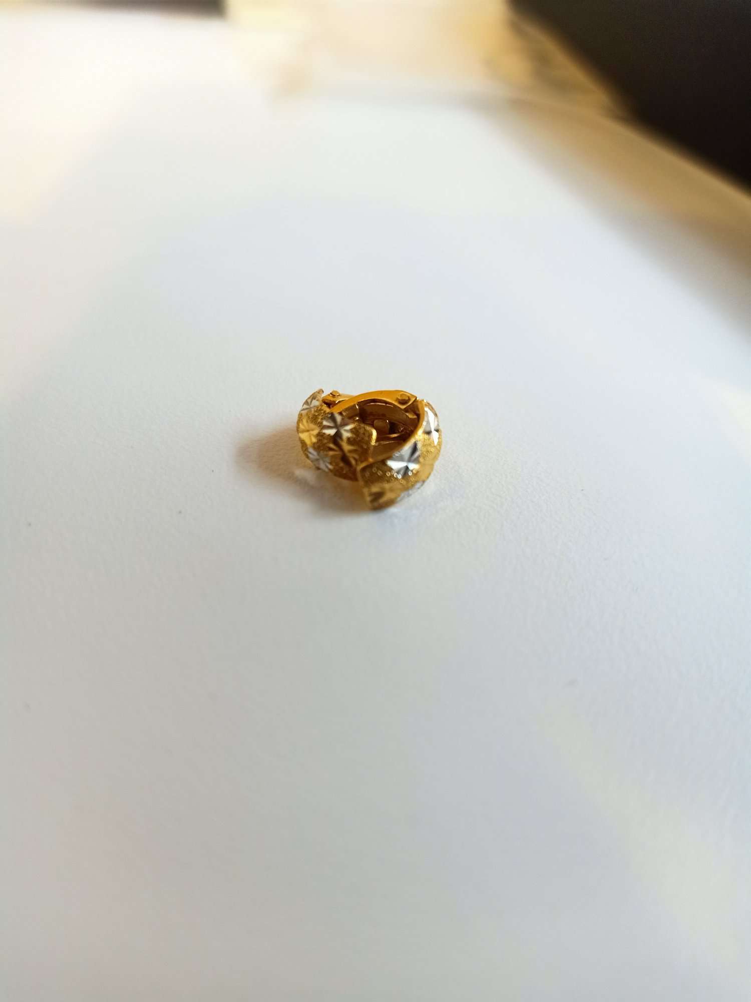 916 gold earring