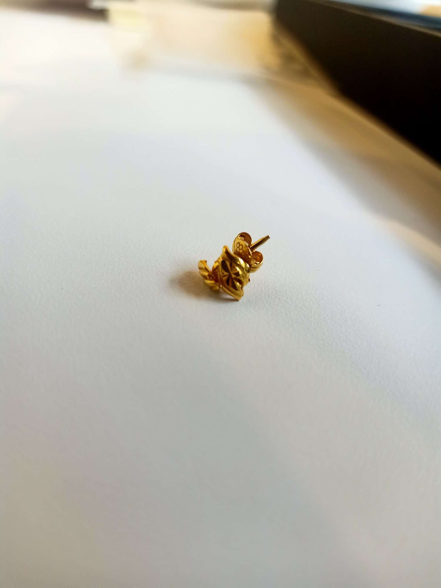 916 gold earring