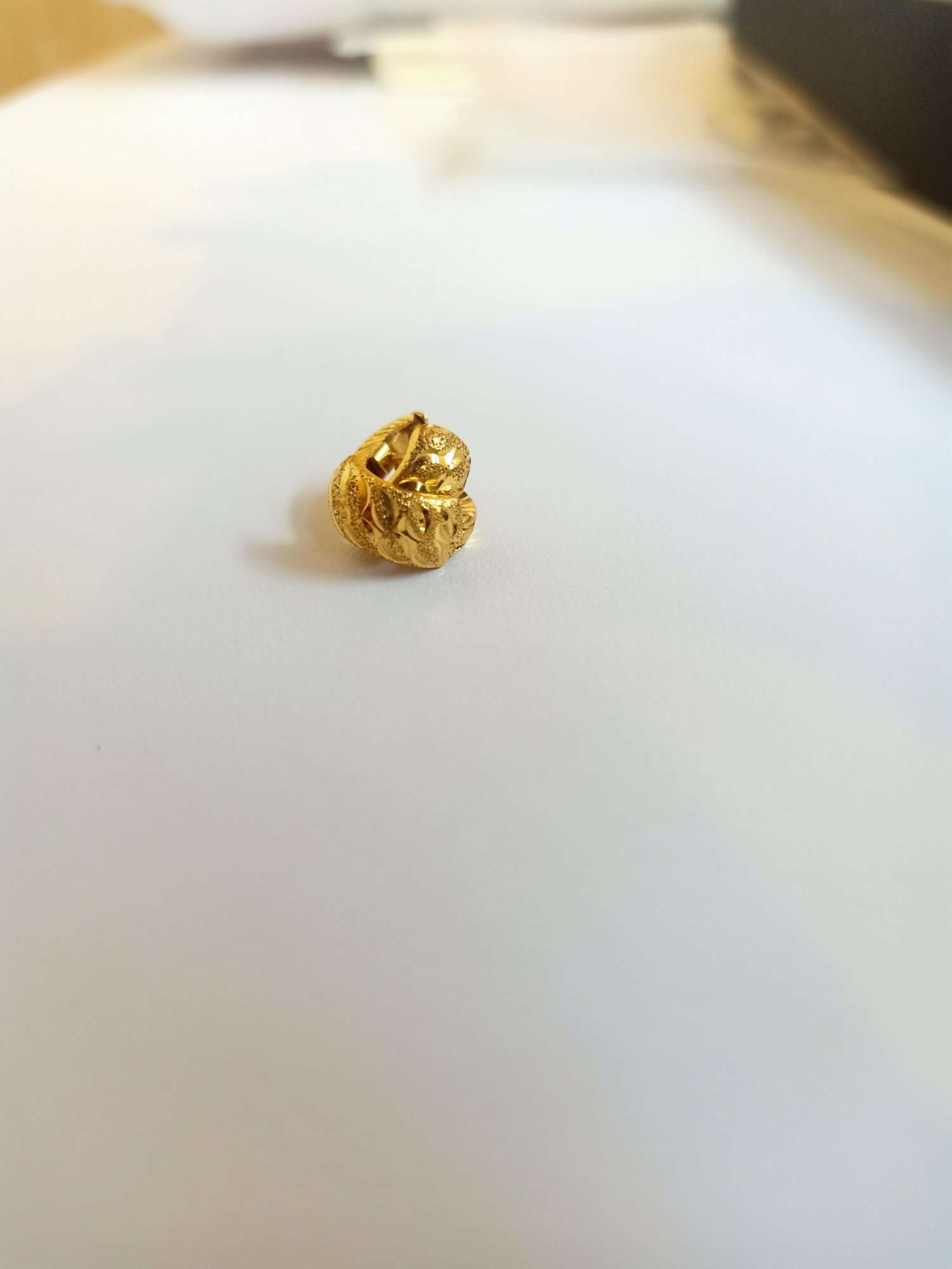 916 gold earring