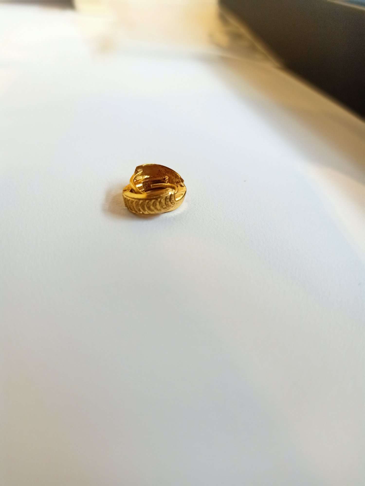 916 gold earring