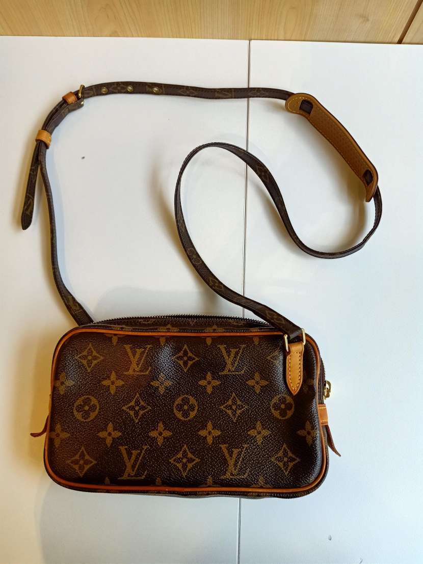Louis Vuitton pochette marly bandouliere