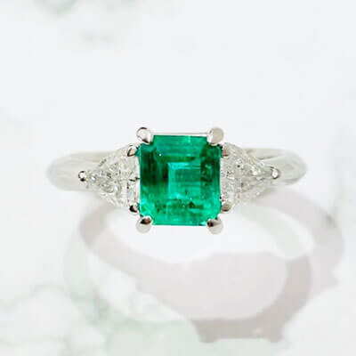 cincin zamrud 0.81ct PT900