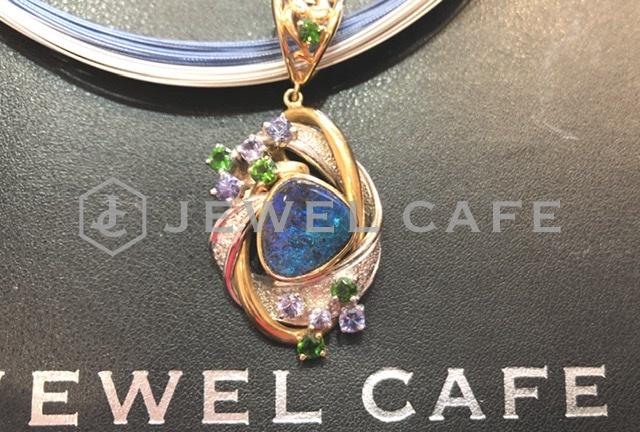 Pt900 black opal pendant