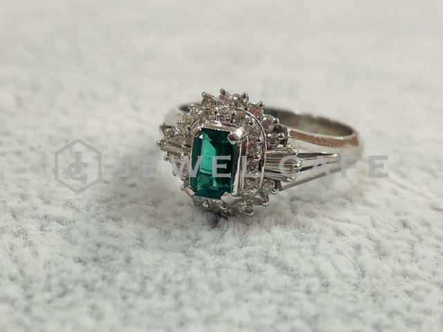 emerald ring